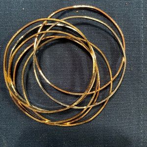 Set of 7 fashion stackable bracelets